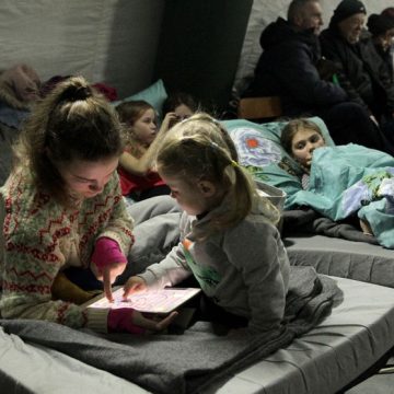 Ukrainiens déplacés par le froid et les attaques
