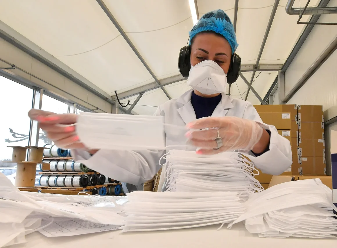 La production de masques en France en difficulté après la crise Covid