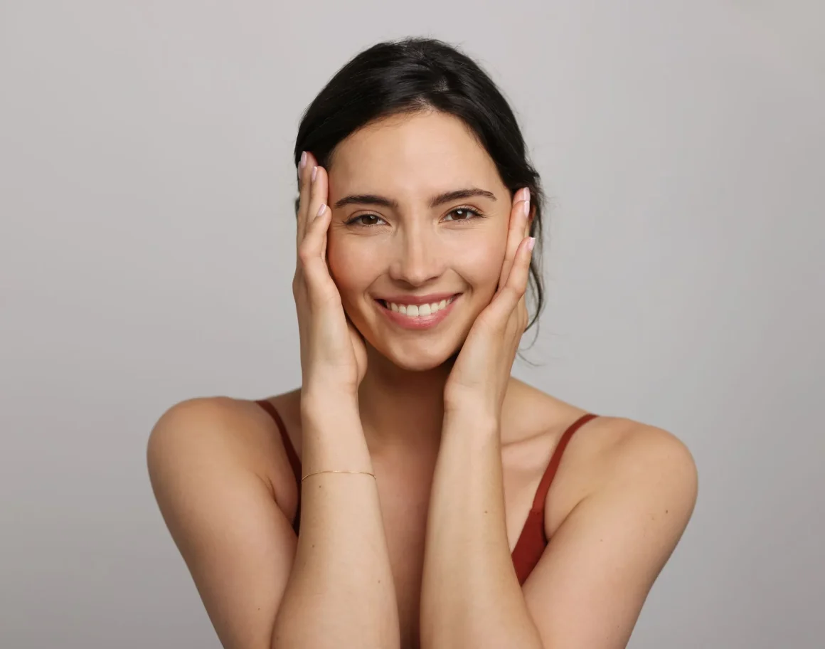Le yoga facial : une routine beauté naturelle
