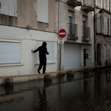 FRANCE-WEATHER-STORM-FLOOD Météo France sollicite des propositions de noms pour les tempêtes futures