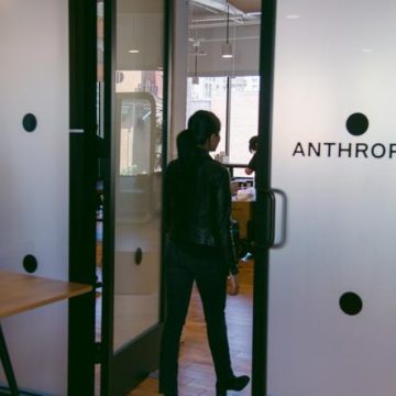 Jeunes et Intelligence Artificielle : Une Nouvelle Approche de la Gestion Financière