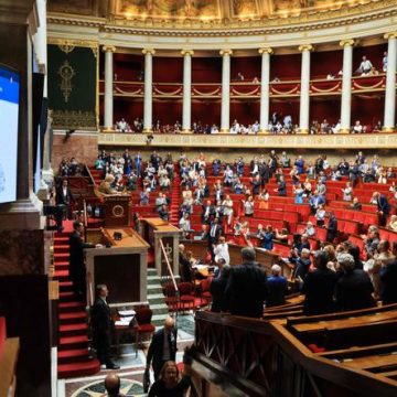 Débat sur l’Inclusion de La Réunion dans la Législation Abrogeant le Code Noir
