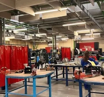La chaudronnerie à Cherbourg, une voie prometteuse pour les jeunes