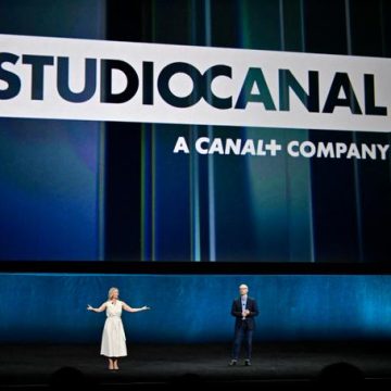 Réactions aux déclarations de Canal+ concernant la tribune anti-Bolloré