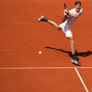 Roland-Garros : Djokovic, Zverev et Kostyuk avancent au 1er tour