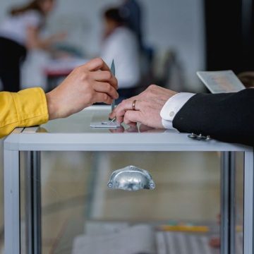 Élections consulaires : un enjeu critique pour les partis politiques