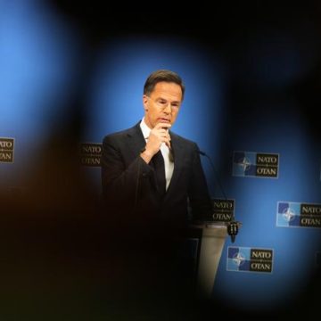 Les ministres des affaires étrangères de l’OTAN préparent le transfert de responsabilité de la défense européenne