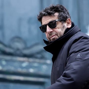 6450d553-d4bd-44ce-b6cf-9081fbd03003 Les accusations contre Patrick Bruel et leurs conséquences sur sa tournée
