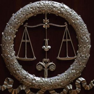 Un homme condamné pour avoir suspendu sa compagne depuis un balcon à Quimper
