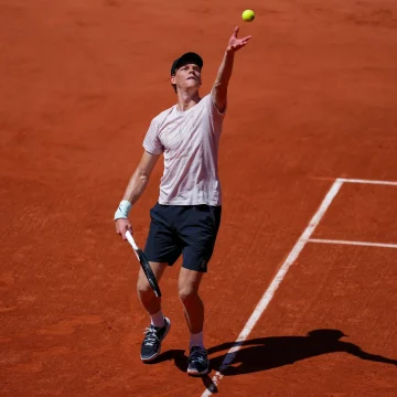 Élimination inattendue de Jannik Sinner à Roland-Garros