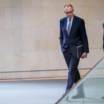 Allemagne : Fragilisation du Chancelier Friedrich Merz après un An de Mandat