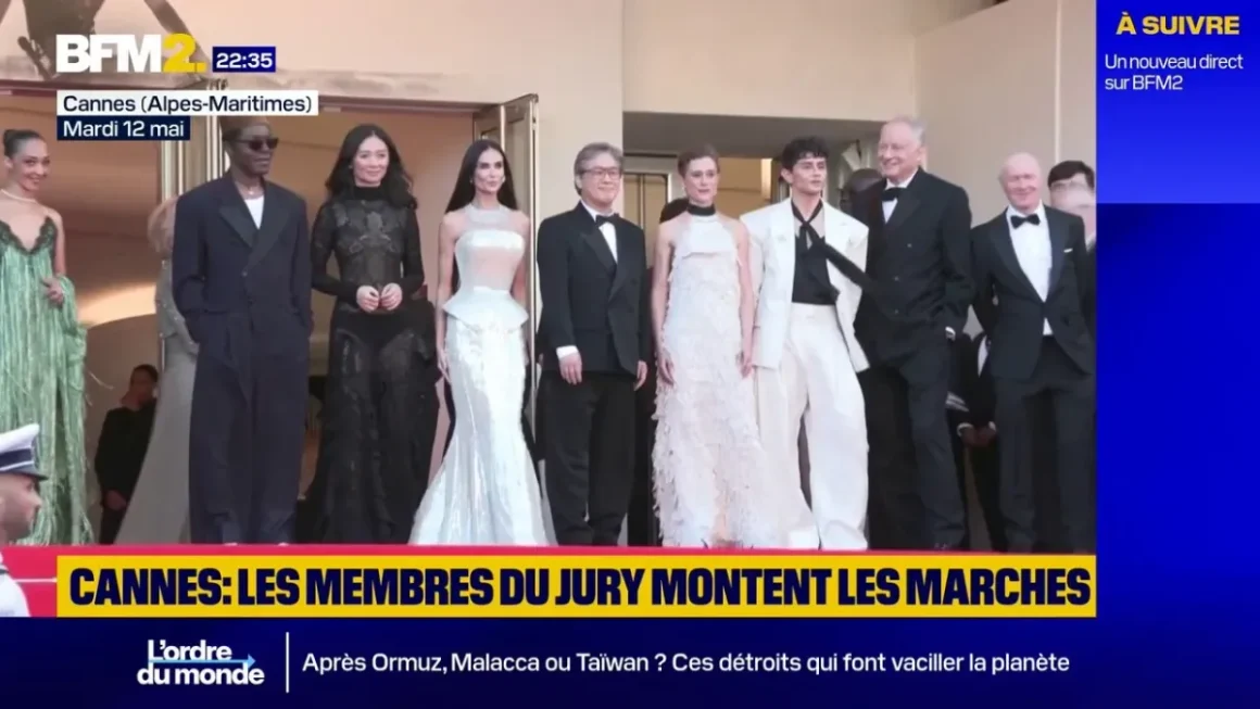 Le Jury du 79e Festival de Cannes monte les marches
