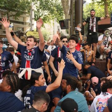 Grosse Affluence et Sécurité Renforcée à Paris lors de la Finale de la Ligue des Champions