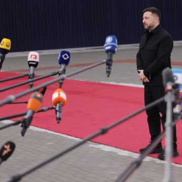 Guerre en Ukraine : Le silence de Volodymyr Zelensky après la mise en examen de son ex-chef de cabinet