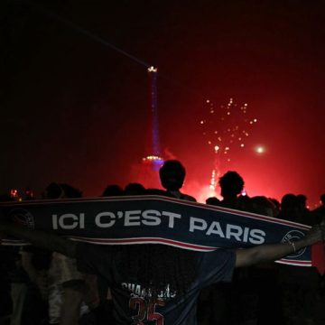 Les festivités et tensions à Paris après la victoire du PSG en Ligue des Champions