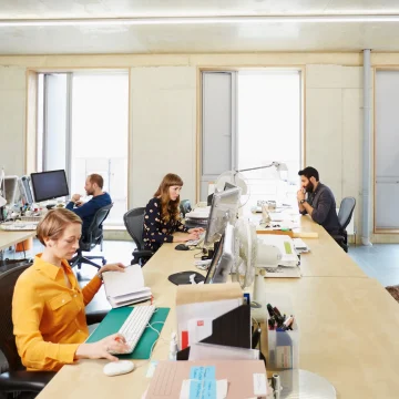 Les licenciements dans la tech ne s’expliquent pas uniquement par l’IA