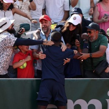 Frances Tiafoe retrouve sa raquette à Roland-Garros