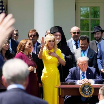 Donald Trump et la Journée de la prière: Une alliance avec les évangéliques