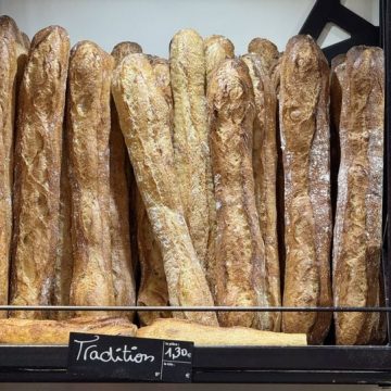 Deux frères explorent le marché de la baguette en France avec une IA