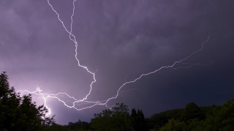 08c4b127-a703-45d3-9dba-0ca543421f2a Orages violents en Hauts-de-France : dégâts et baisse des températures