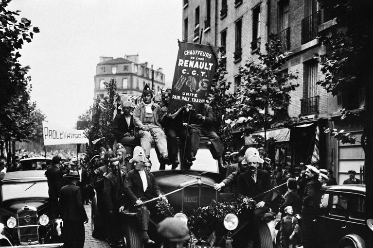 FRANCE-POLITICS-POPULAR FRONT-STRIKE-RENAULT Les Changements Sociaux du Front Populaire et les Congés Payés