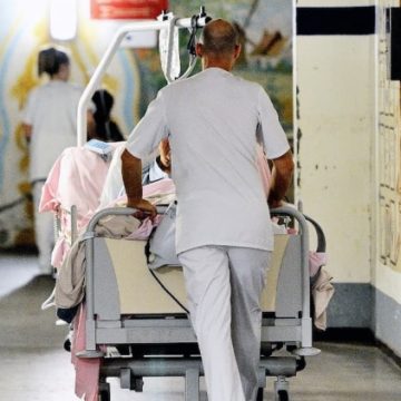 0dd38efe-3709-4eab-afa3-a1f6e09bda3e Les urgences hospitalières en France : vers un filtrage systématique pour désengorger les services