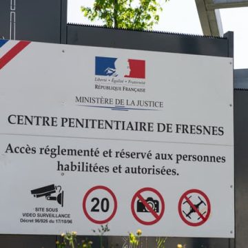L&rsquo;avocat d&rsquo;un détenu de Fresnes saisit la justice pour accès aux douches en période de canicule