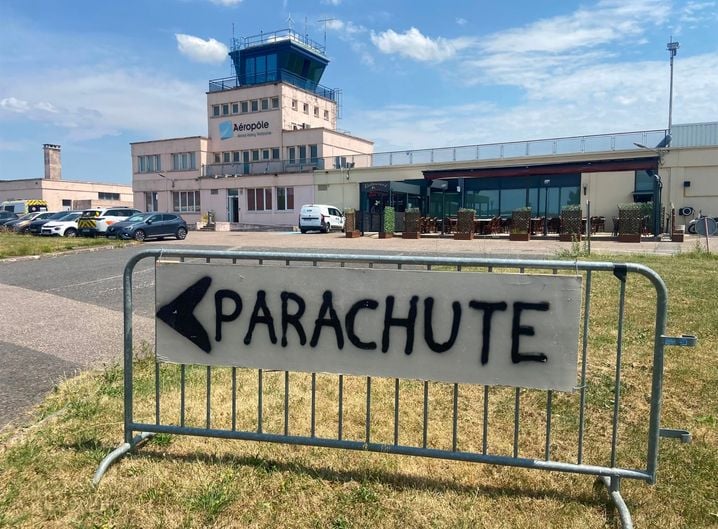 183f5491-877e-4983-94c3-11382fb63811 Une tragédie aérienne à Tomblaine : Le crash d’un avion de parachutisme