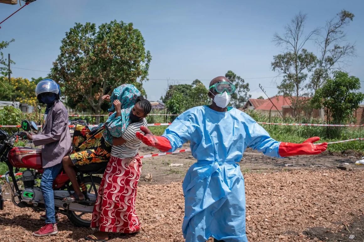Épidémie d’Ebola en RDC et Ouganda : défis et réponses