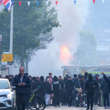 27cce90d-3ba6-45ce-8ee2-a4b540a2a56e Incident de violence à Belfast suite à une attaque au couteau