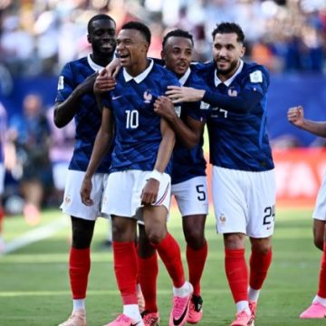 Les Bleus réussissent leur entrée en Coupe du monde