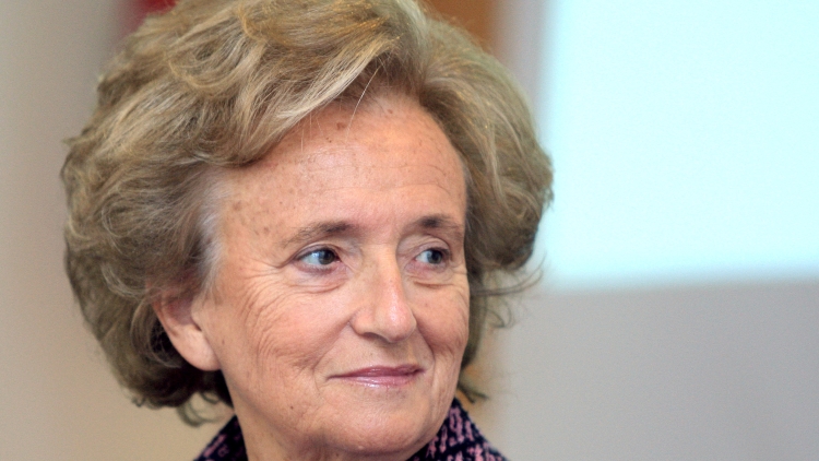 2cc5a9aa-28c9-449a-baf2-9e0ac95ae941 Hommages rendus à Bernadette Chirac après son décès