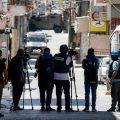 L’expulsion d’une journaliste par Israël : enjeux et réactions