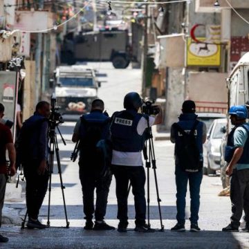 L’expulsion d’une journaliste par Israël : enjeux et réactions