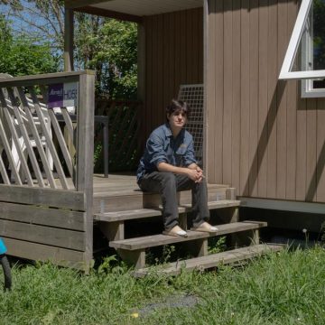2f2b0d99-f26e-443e-a6f3-fa7bd771a761 Étudiants hébergés dans un camping pendant la crise du logement