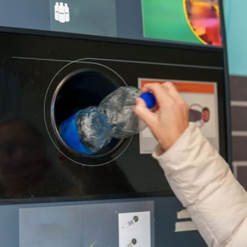 Débat sur la consigne des bouteilles en plastique