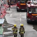 Incendie meurtrier à Hong Kong : poursuites pour homicide involontaire