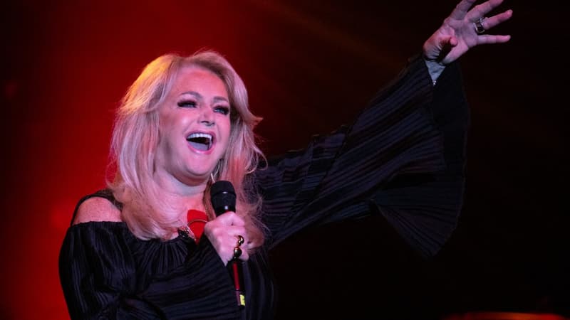 4a233619-0c66-4e02-8044-04258821b89e Bonnie Tyler en convalescence après une opération intestinale