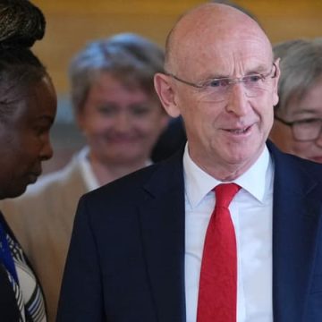 Le ministre britannique de la Défense démissionne suite à un désaccord budgétaire