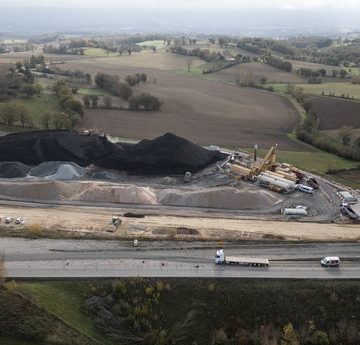 Le chantier de l’autoroute A69 et l’opposition juridique