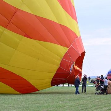 619ac4f1-0d13-4b56-9042-4c0d95398678 Tensions fiscales dans le secteur des montgolfières