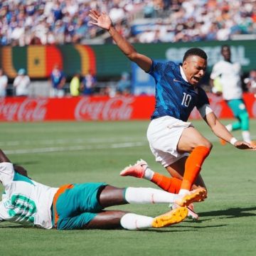 Controverse autour d&rsquo;une décision arbitrale lors du match France-Sénégal