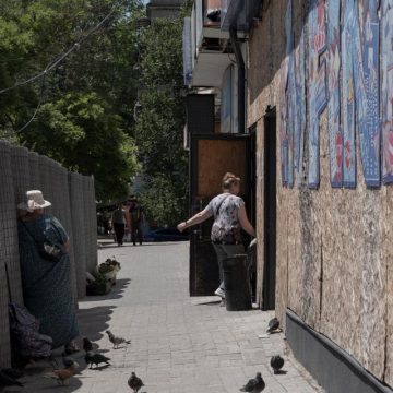 La guerre en Ukraine dépeinte à Kherson