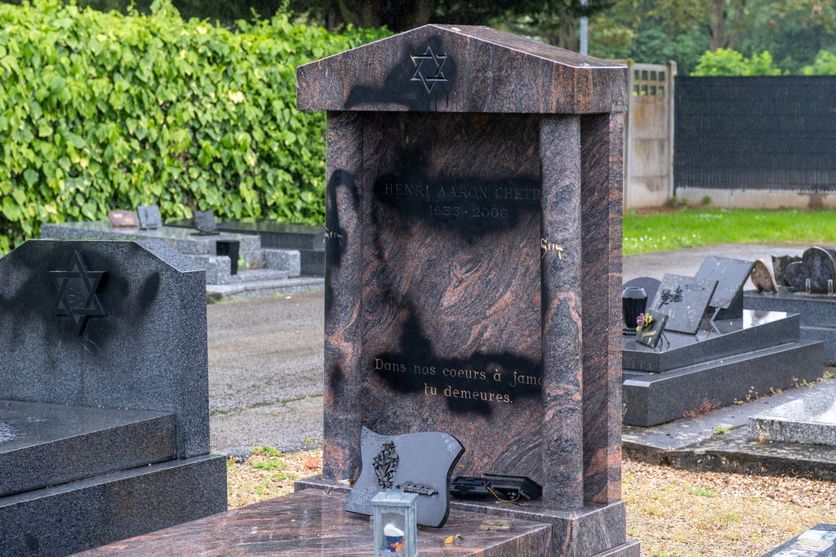 ANTI-SEMITE ATTACK IN A CEMETERY IN EURE Lutte contre les actes antireligieux : une initiative gouvernementale