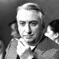 Roland Barthes et son impact sur la littérature du XXe siècle