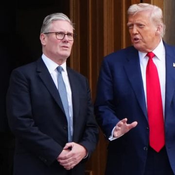 775c092b-50aa-429a-8ca7-a5e8a82e0c9e Donald Trump Prévoit la Démission de Keir Starmer