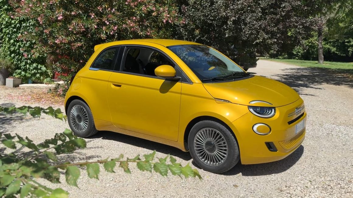 8245d1f1-de98-4fdf-b4f8-0231e3febe6d Stellantis relance la Fiat 500 avec une version hybride