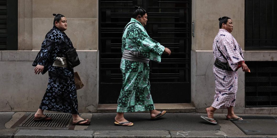 85892d66-e89f-460c-9115-b0bf8da712ca Le sumo japonais à Paris : Un événement culturel et sportif