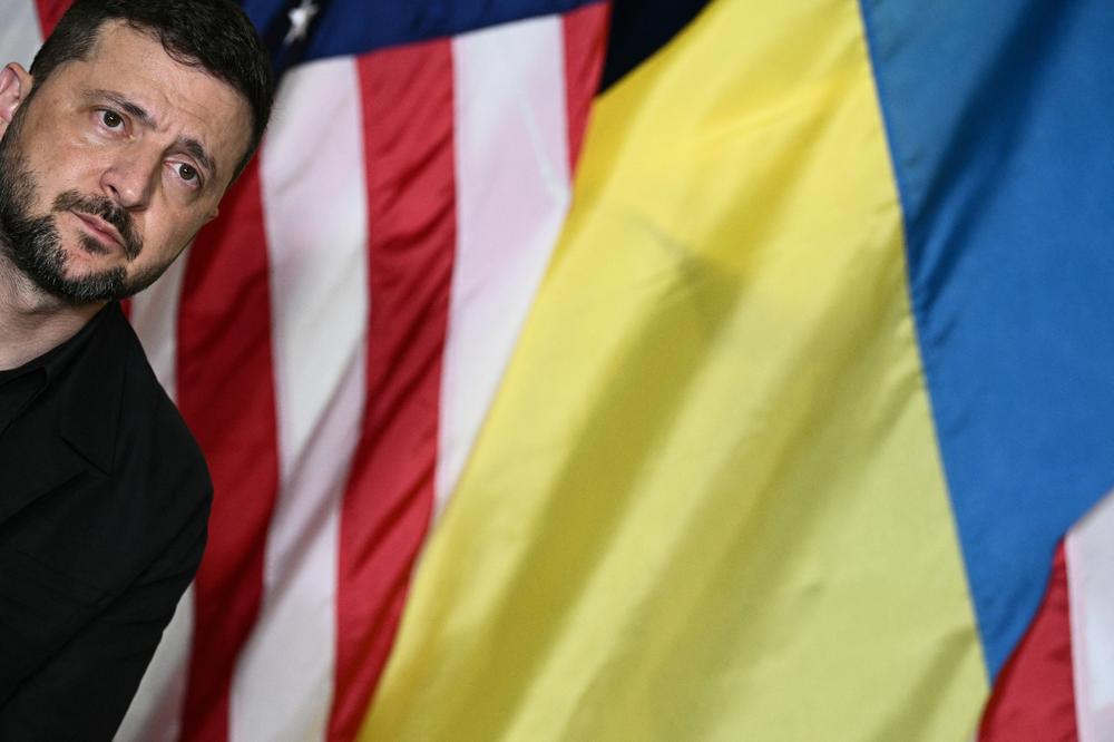 8628d9b8-743f-453b-b460-c03f64694954 Donald Trump et Volodymyr Zelensky au sommet du G7 en France