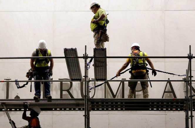 891f945c-dc4f-418a-8857-04fb5ccf3df6 Le Kennedy Center retire le nom de Donald Trump